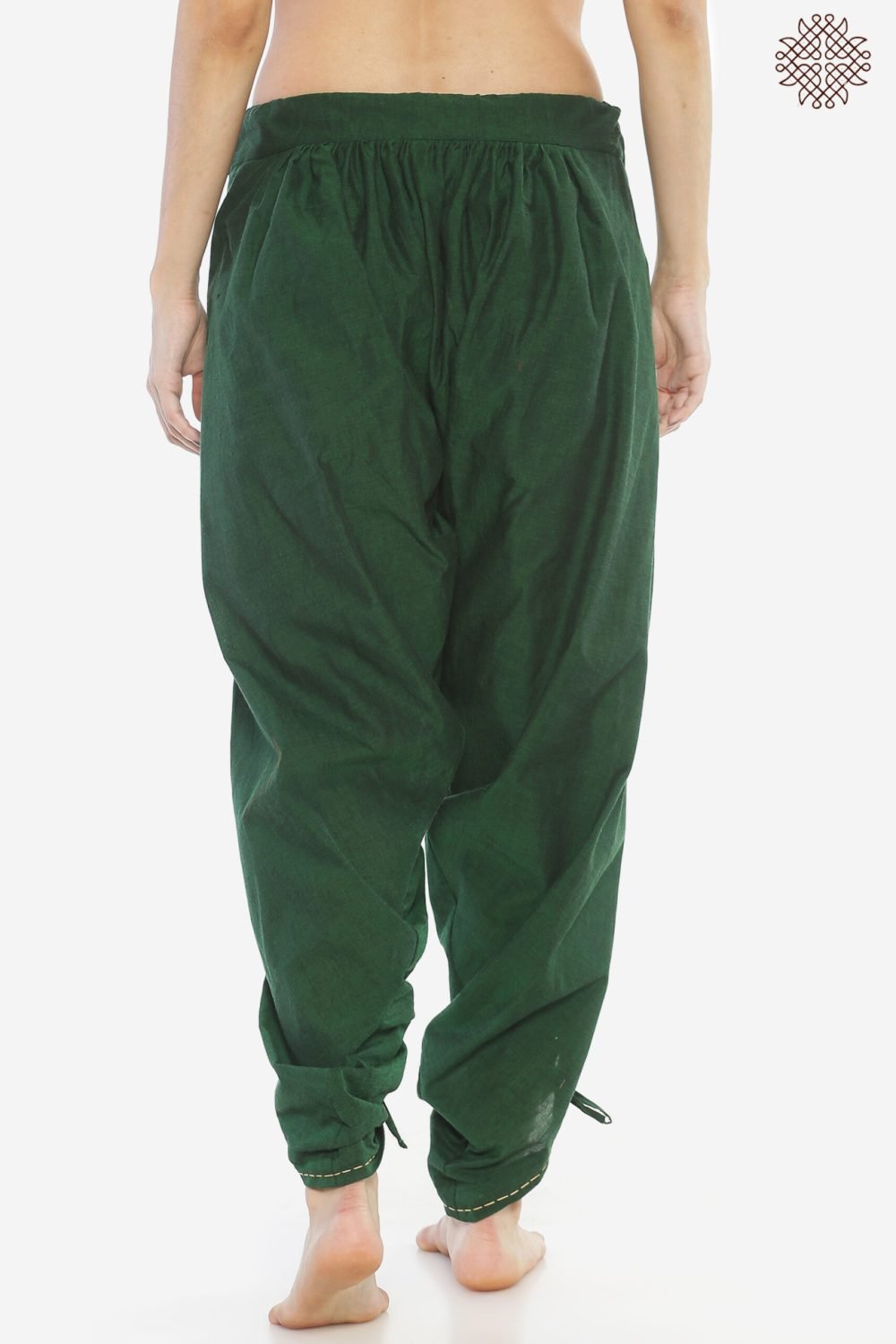 Haritah Yuvaki Dhotipants with Hand-Stitched Border - Image 4