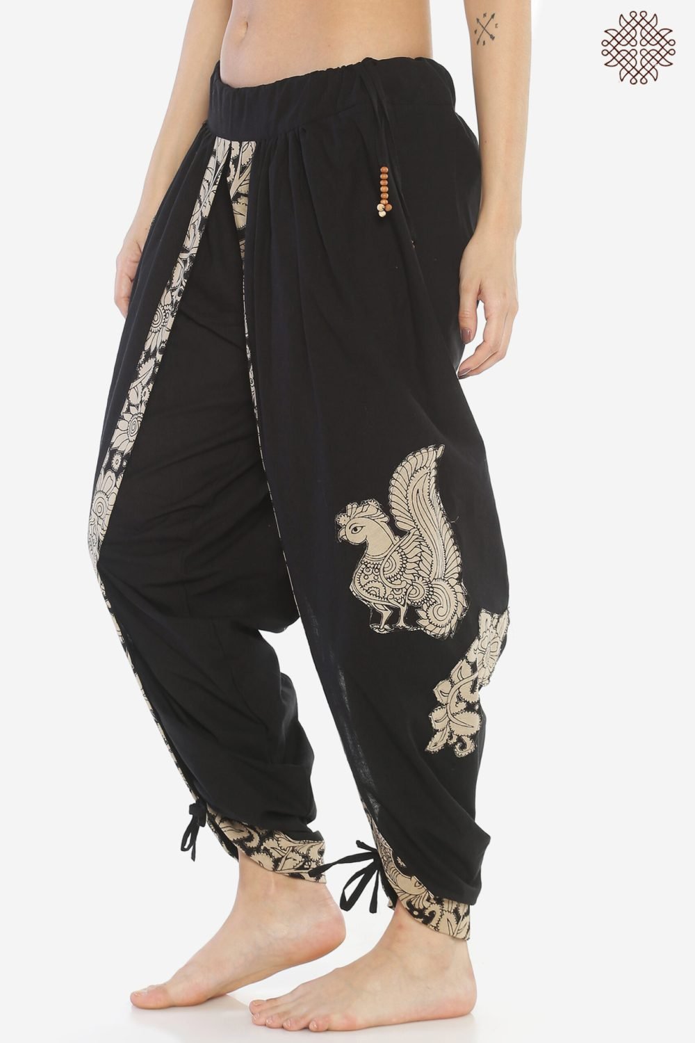 Syamah & Harina Yuvaki Dhotipants - Image 3