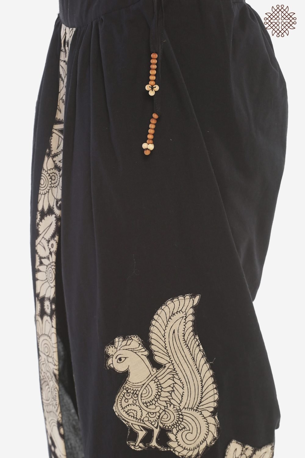 Syamah & Harina Yuvaki Dhotipants - Image 5