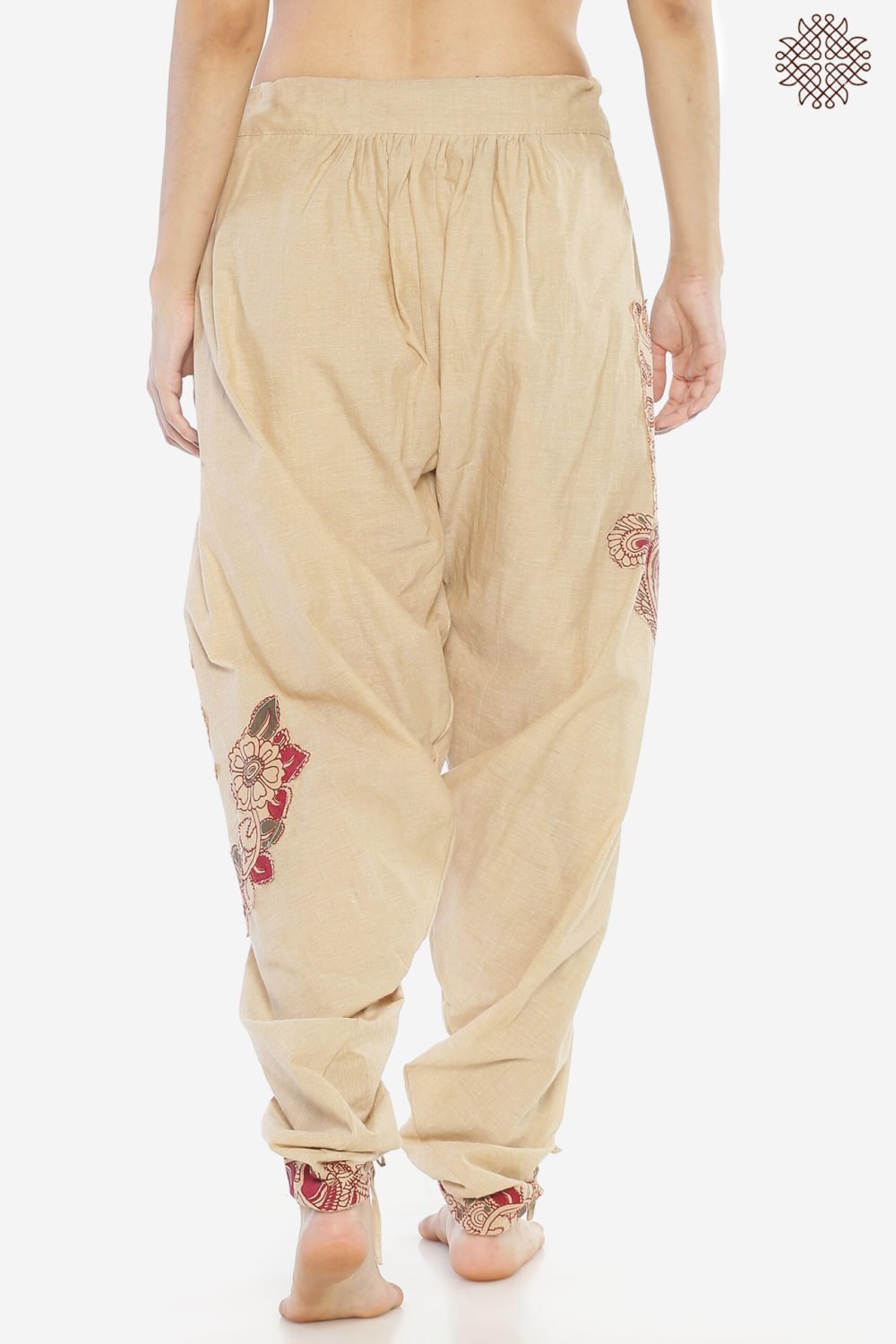 Harina and Pātala Yuvaki Dhoti Pants - Image 4