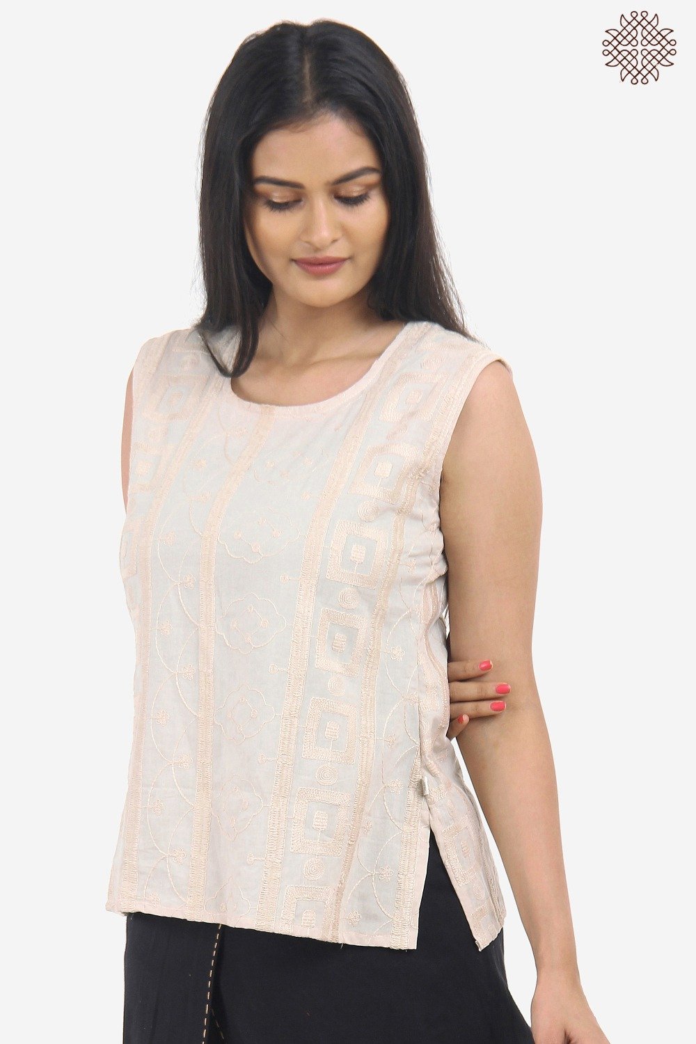 HariNa Embroidered Kurti - Image 3