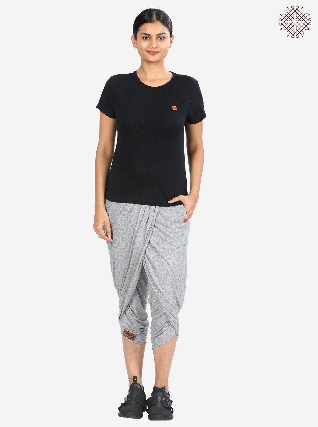 Crew-Neck T-shirt with sleeves crafted in 100% cotton