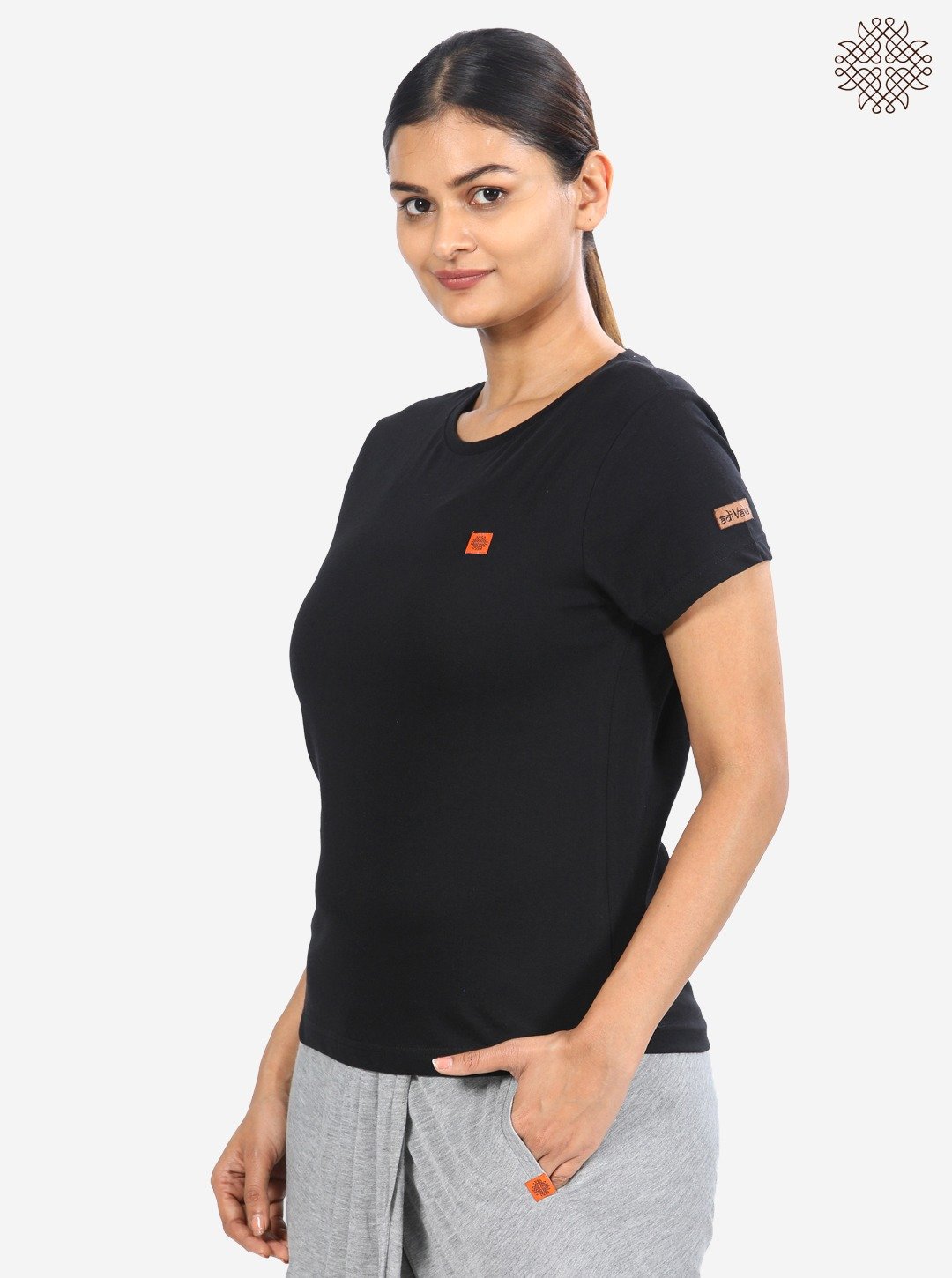Crew-Neck T-shirt with sleeves crafted in 100% cotton - Image 3