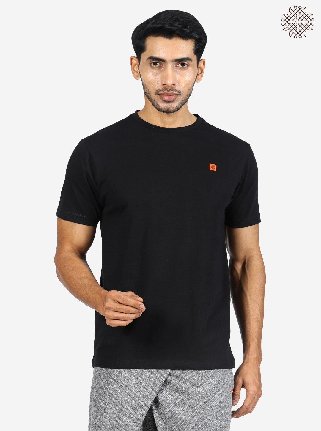 Crew Neck T-shirt with sleeves crafted in 100% cotton - Image 3
