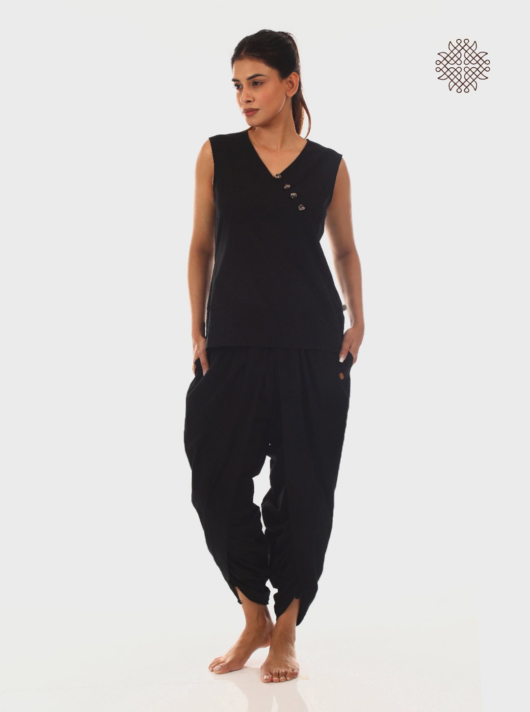 Kamini Kurti - Sleeveless Black Kurti crafted in 100% cotton - Image 6