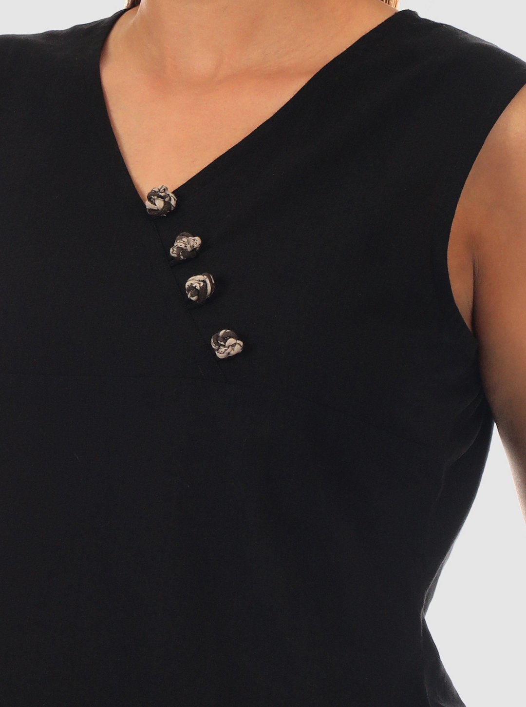 Kamini Kurti - Sleeveless Black Kurti crafted in 100% cotton - Image 4